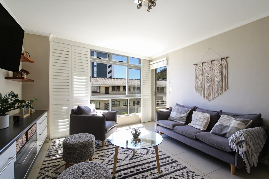 2 Bedroom Property for Sale in Sea Point Western Cape